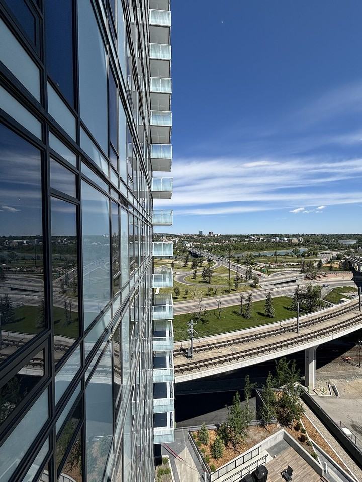 Sunalta Heights - Photo 2 of 19