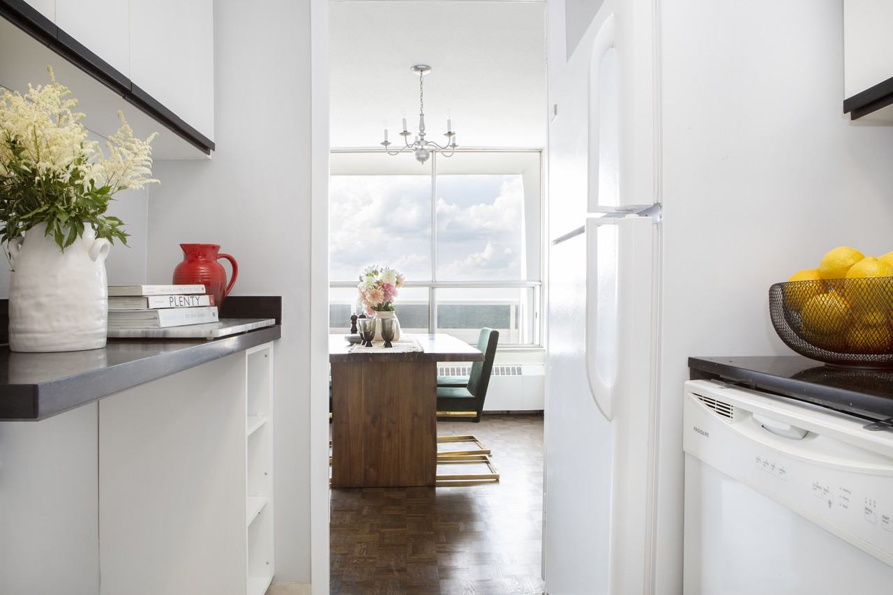 100 Graydon Hall Apartments - Photo 6 of 50