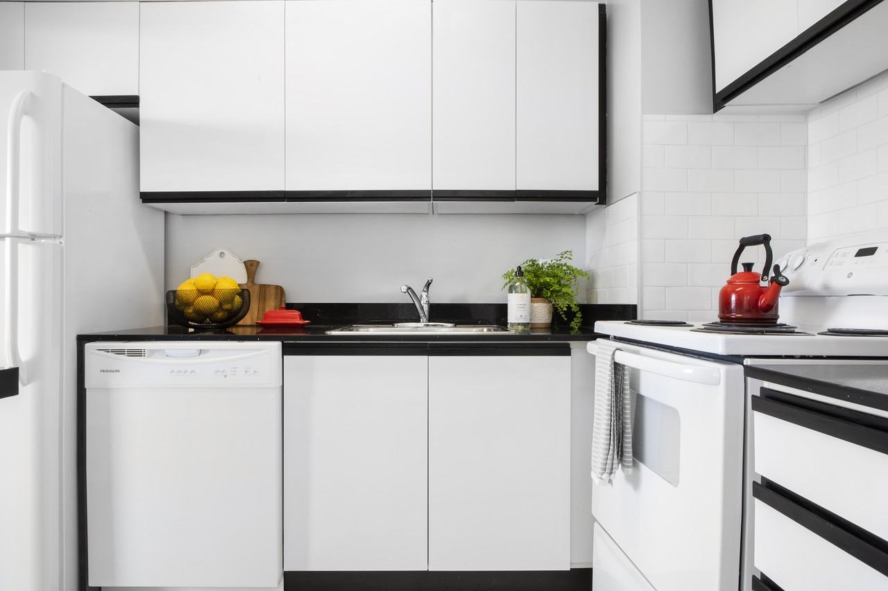 100 Graydon Hall Apartments - Photo 7 of 50