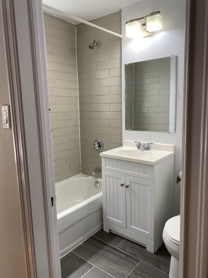 1600 Bathurst - Photo 7 of 7