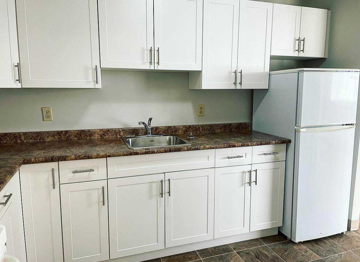 1080 Andrews - Photo 2 of 9