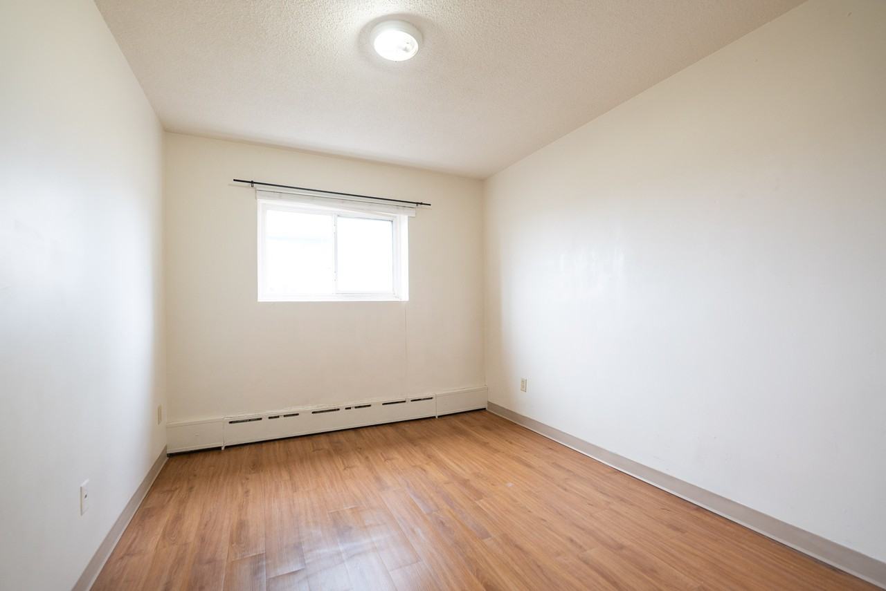 1139 Grant - Photo 7 of 15