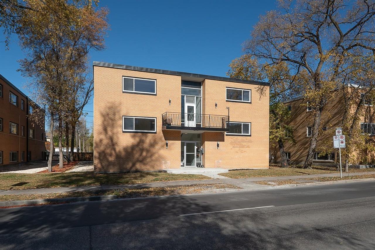 303 Stradbrook - Photo 2 of 23