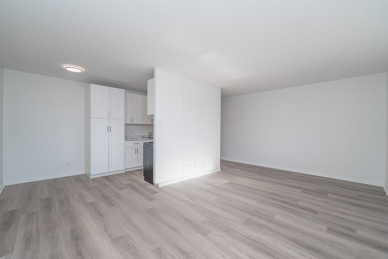 303 Stradbrook - Photo 7 of 23