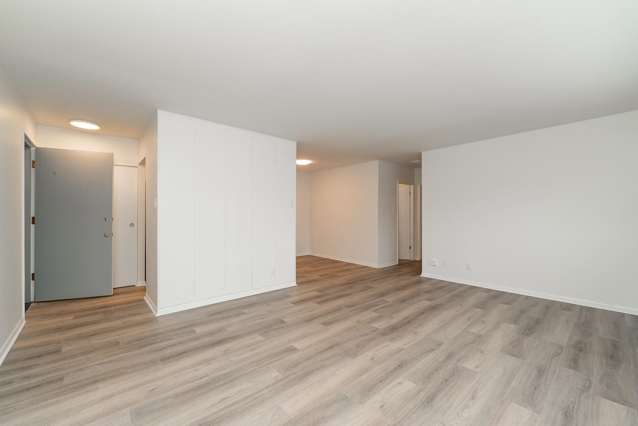 311 Stradbrook - Photo 7 of 12