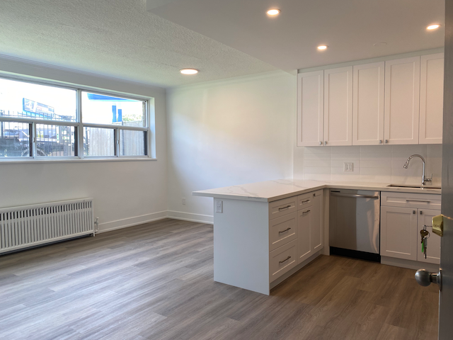 642 Vaughan - Photo 4 of 16