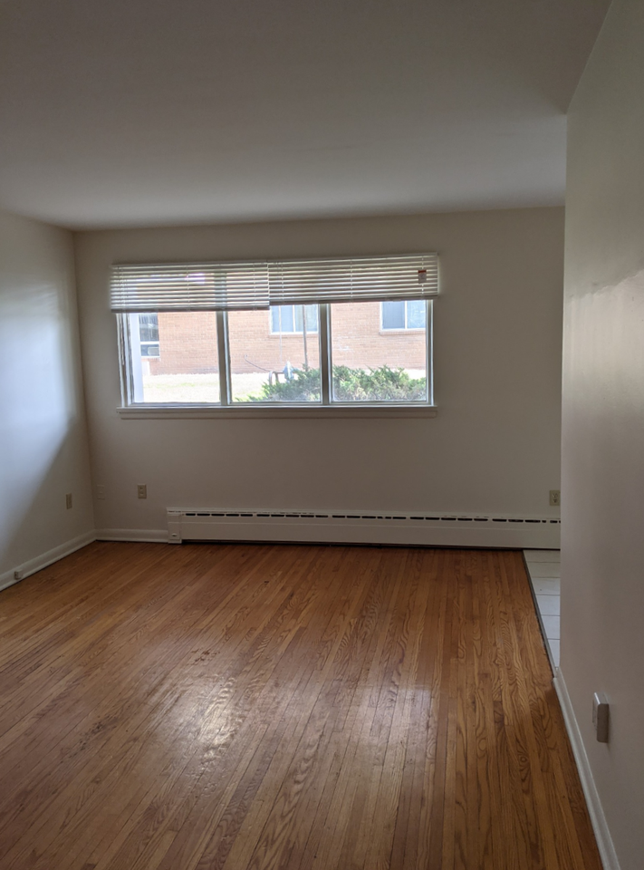 1241 Grant - Photo 4 of 7