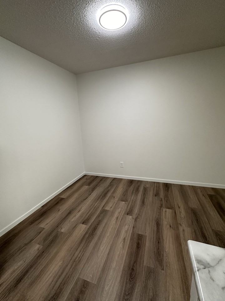 925 Chancellor - Photo 4 of 16