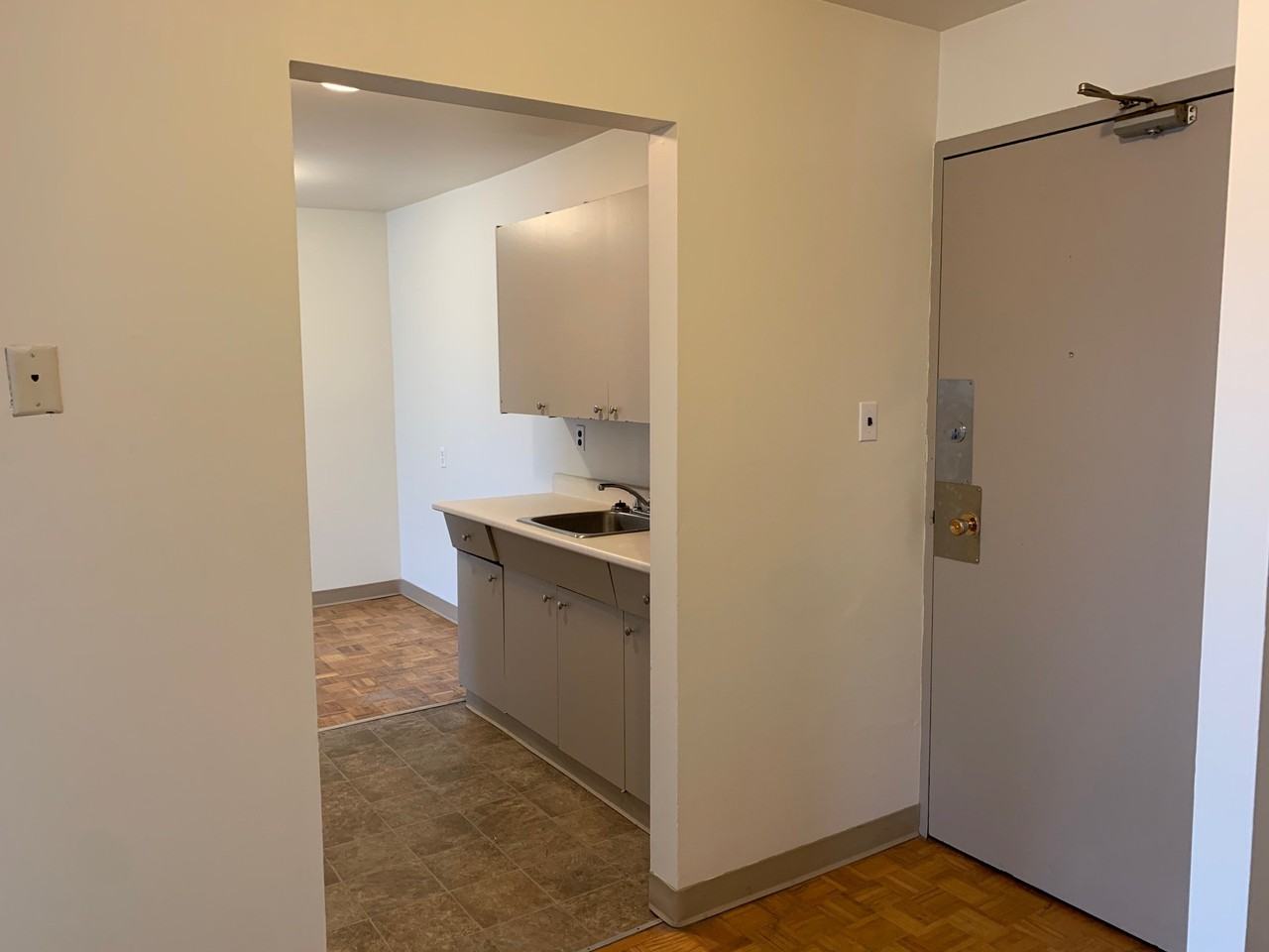260 Talbot - Photo 4 of 10