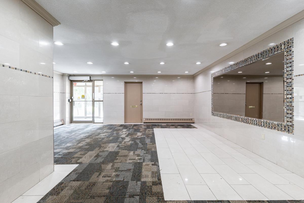 848-852 Kipps Lane Apartments - Photo 6 of 12