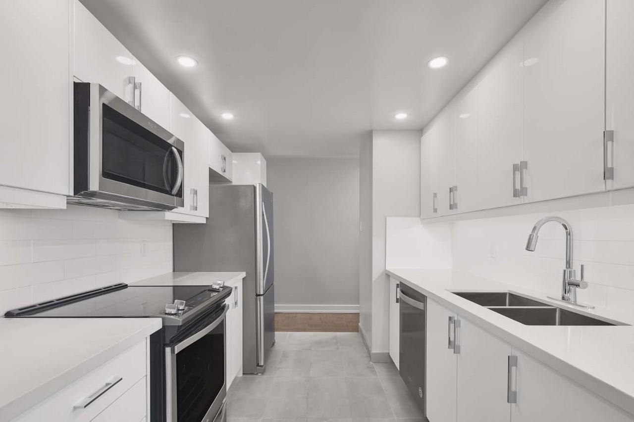 Lion's Gate - Photo 5 of 14