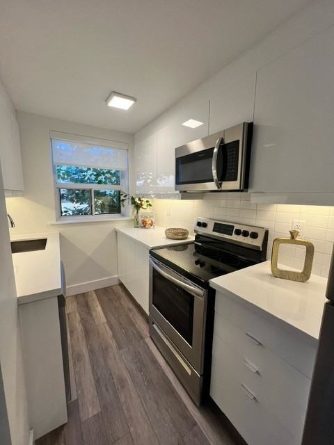 1051 Victoria Park Avenue - Photo 2 of 17