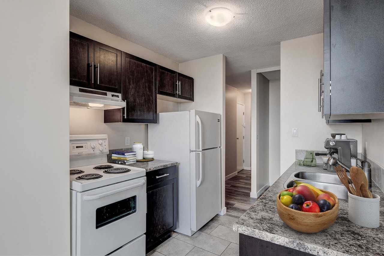 Lamplighter Apartments - Photo 3 of 7