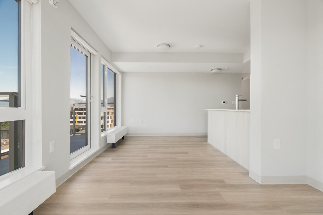 TWENTY-TWO TERRACE - Photo 5 of 17