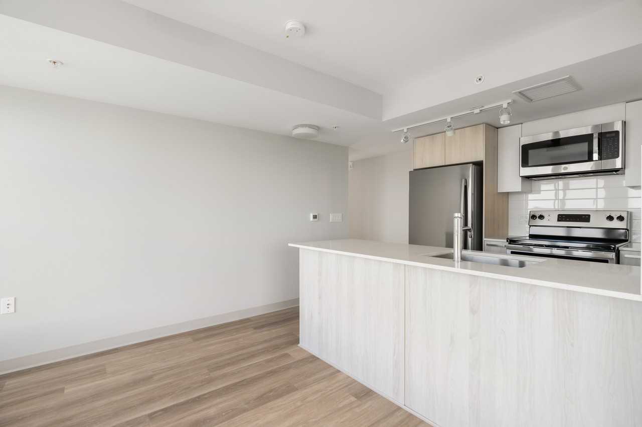 TWENTY-TWO TERRACE - Photo 7 of 17