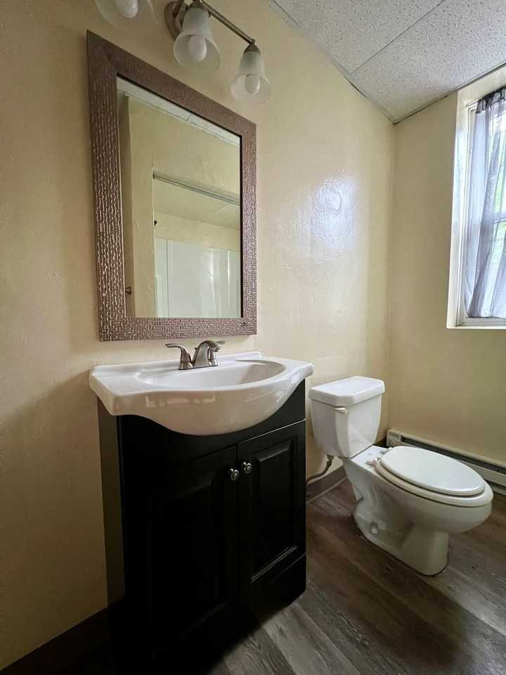 3430 Bates St #3 - Photo 6 of 7