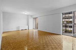 featured image of 235 Somerset St W