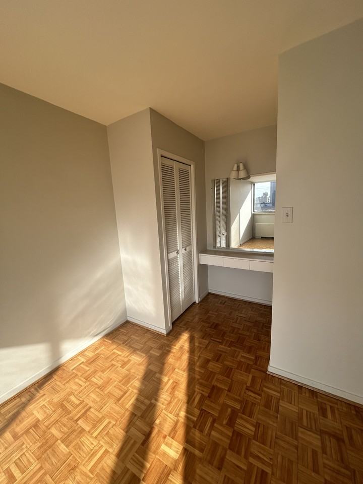 Kenson Towers - Photo 6 of 50