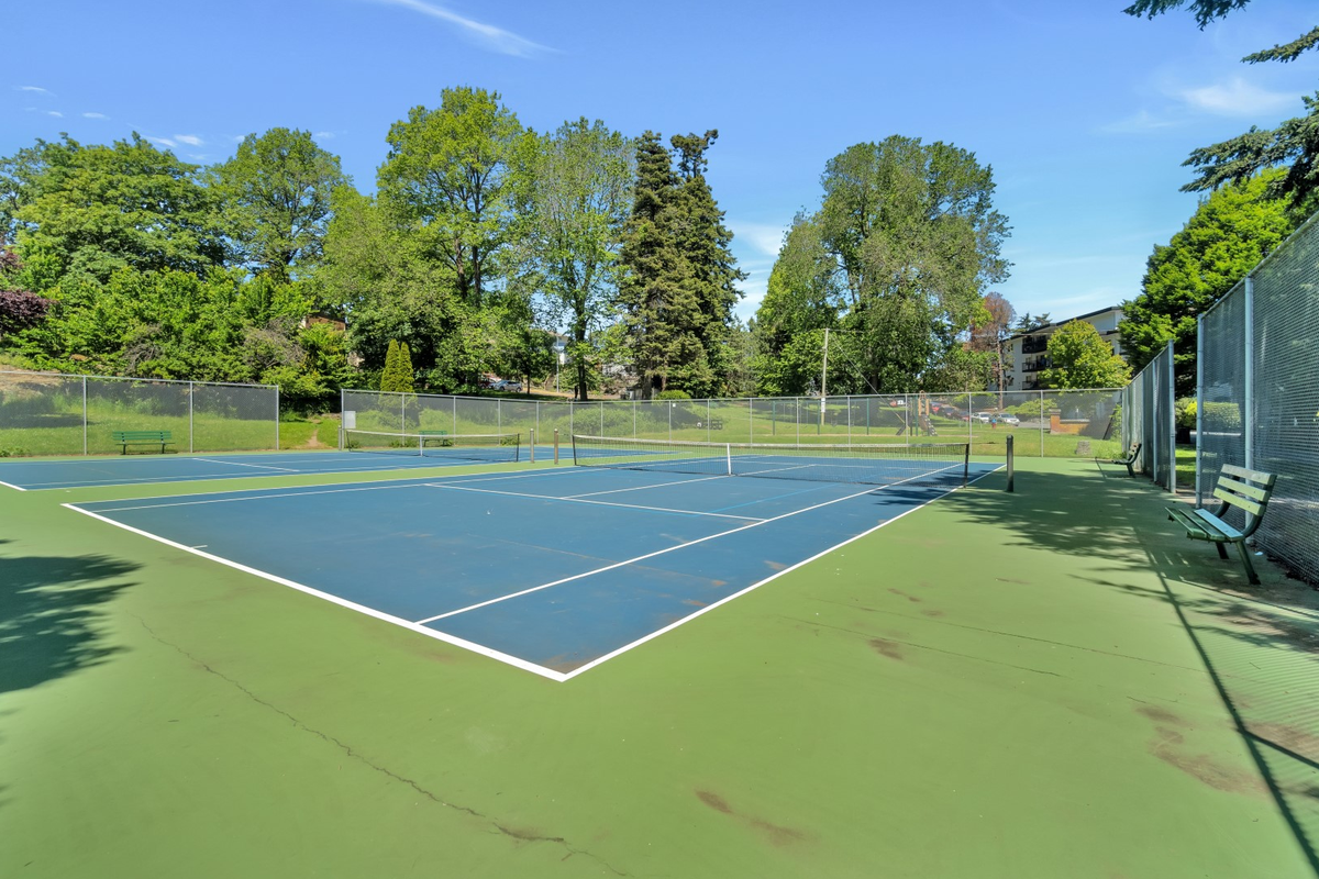 707 Esquimalt Rd - Photo 4 of 19