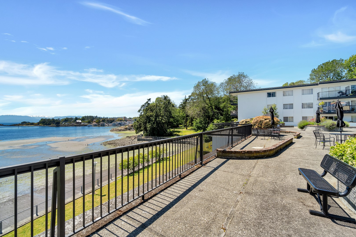 707 Esquimalt Rd - Photo 6 of 19