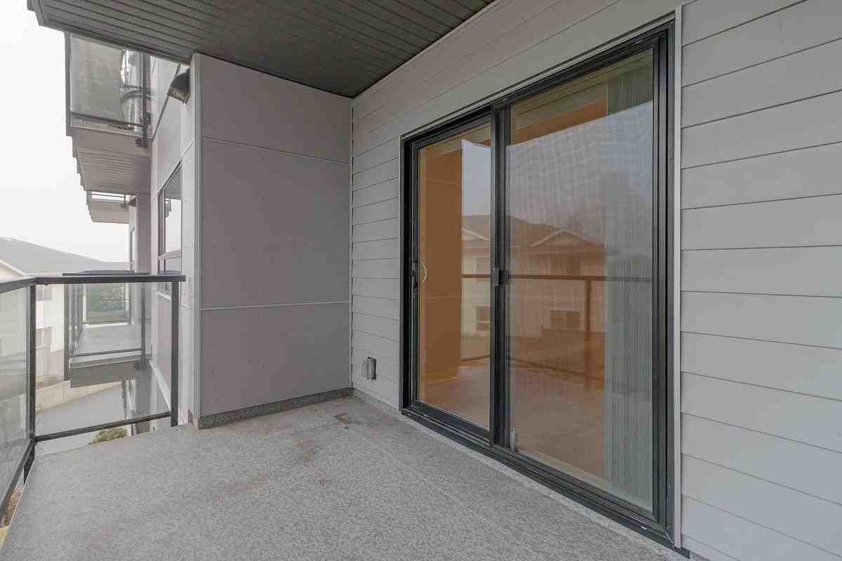 Arbutus Apartments - Photo 6 of 30