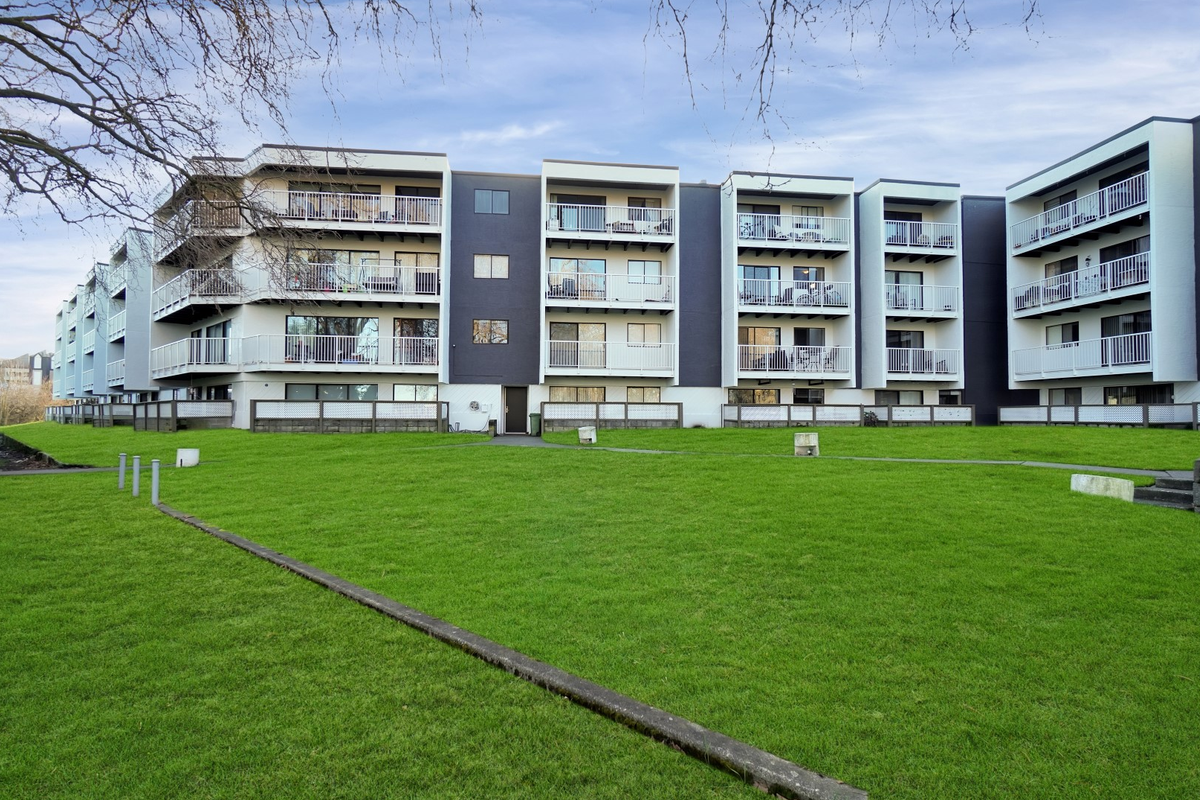 55 Bay St - Photo 3 of 10