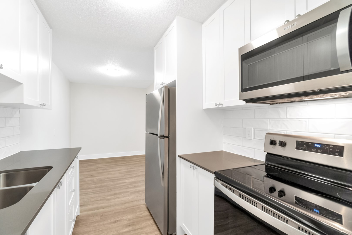 3868 Shelbourne St - Photo 7 of 13