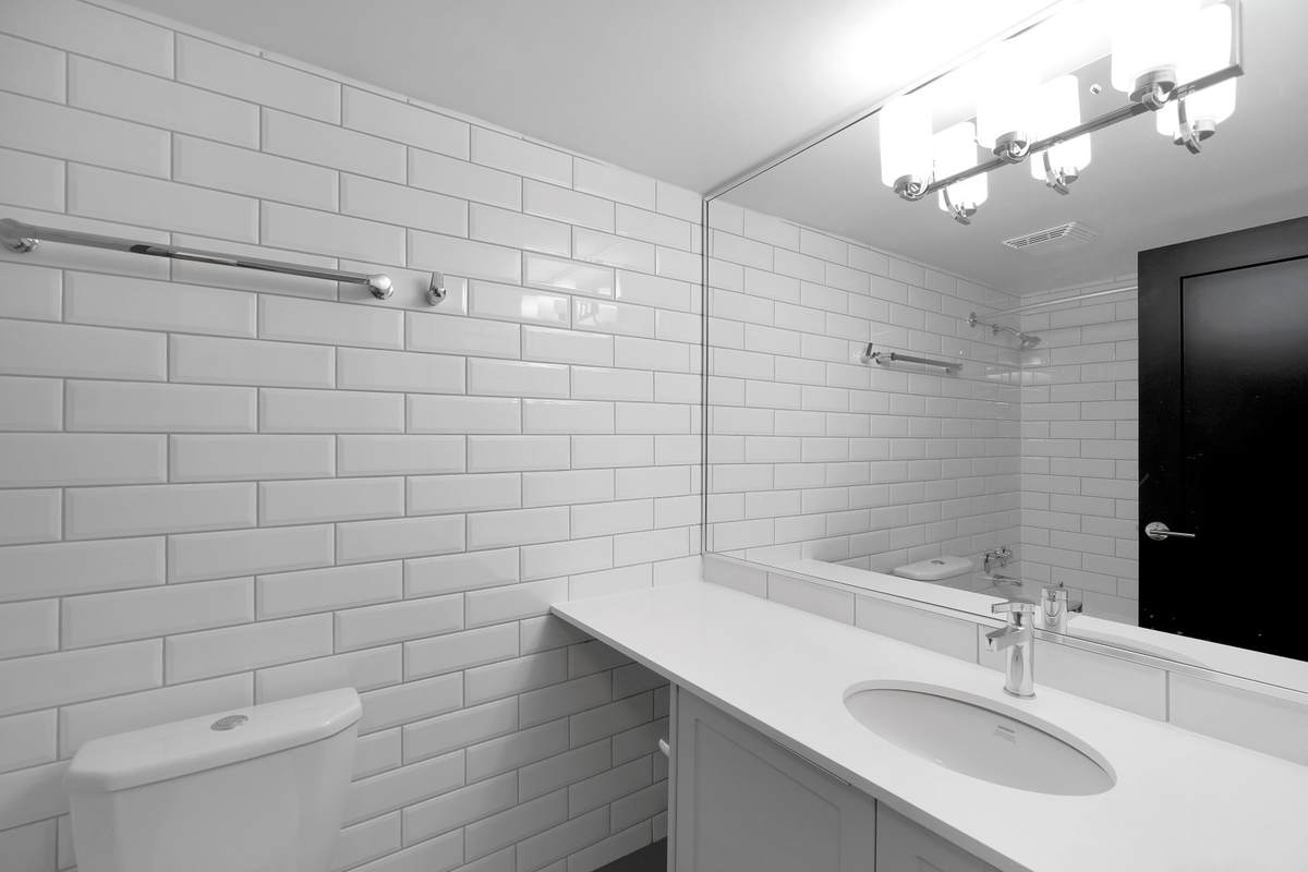 3255 Cook St - Photo 5 of 8