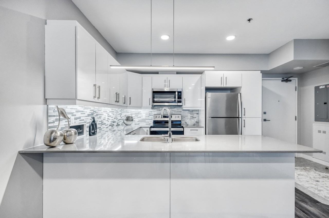 Bella Vista Luxury Living - Photo 5 of 44