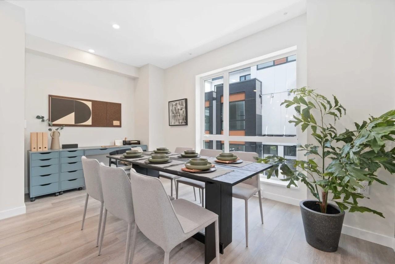 Hendry Place - Photo 7 of 10