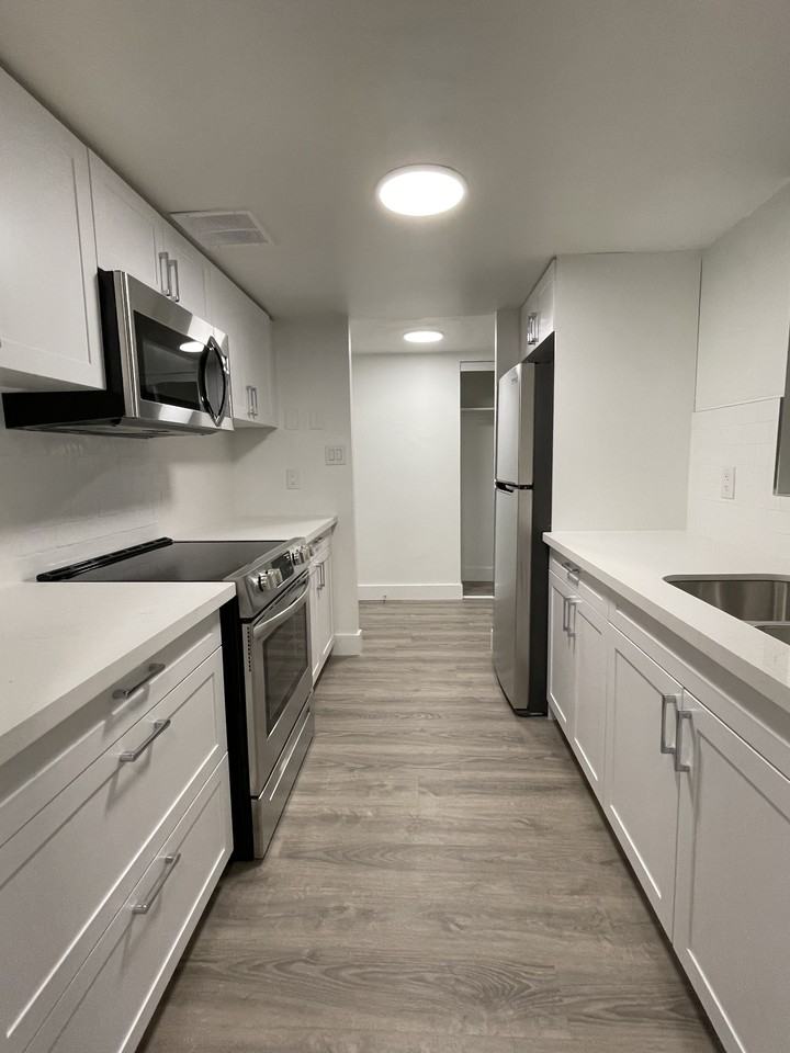 19 Regency Crescent - Photo 4 of 20