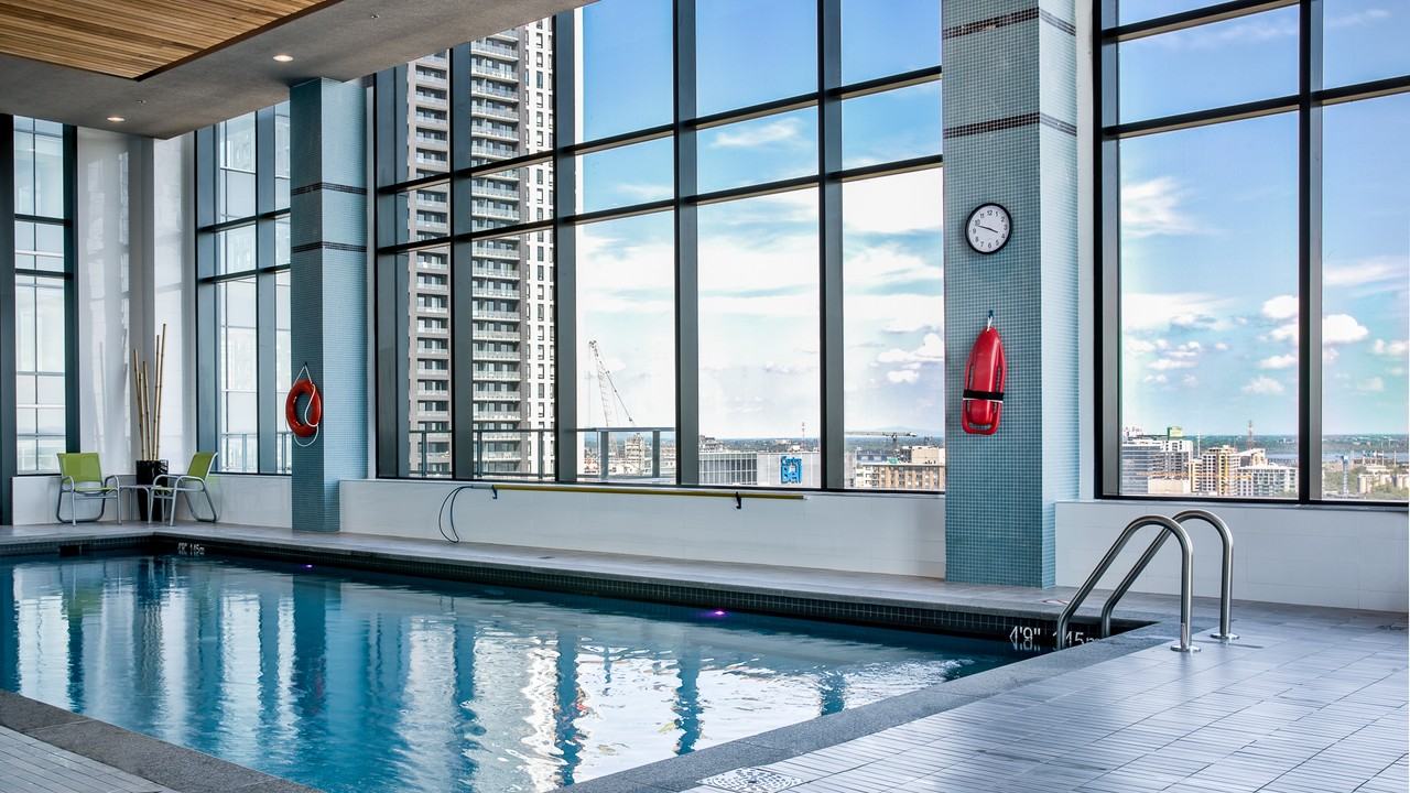 LIV Montreal - Photo 5 of 11