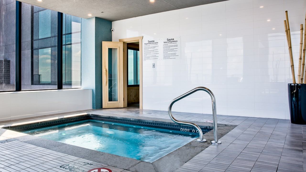 LIV Montreal - Photo 6 of 11