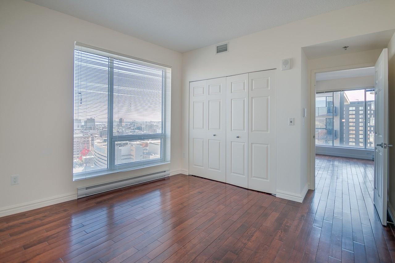 Le 400 Sherbrooke ouest - Photo 2 of 27