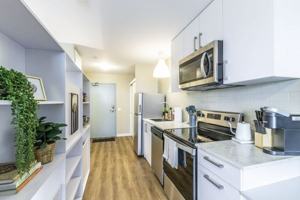 featured image of 663 Victoria St S