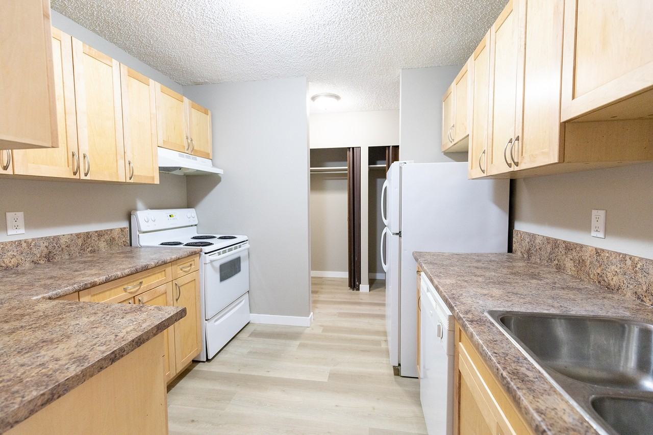 Bonaventure Apartments - Photo 3 of 25