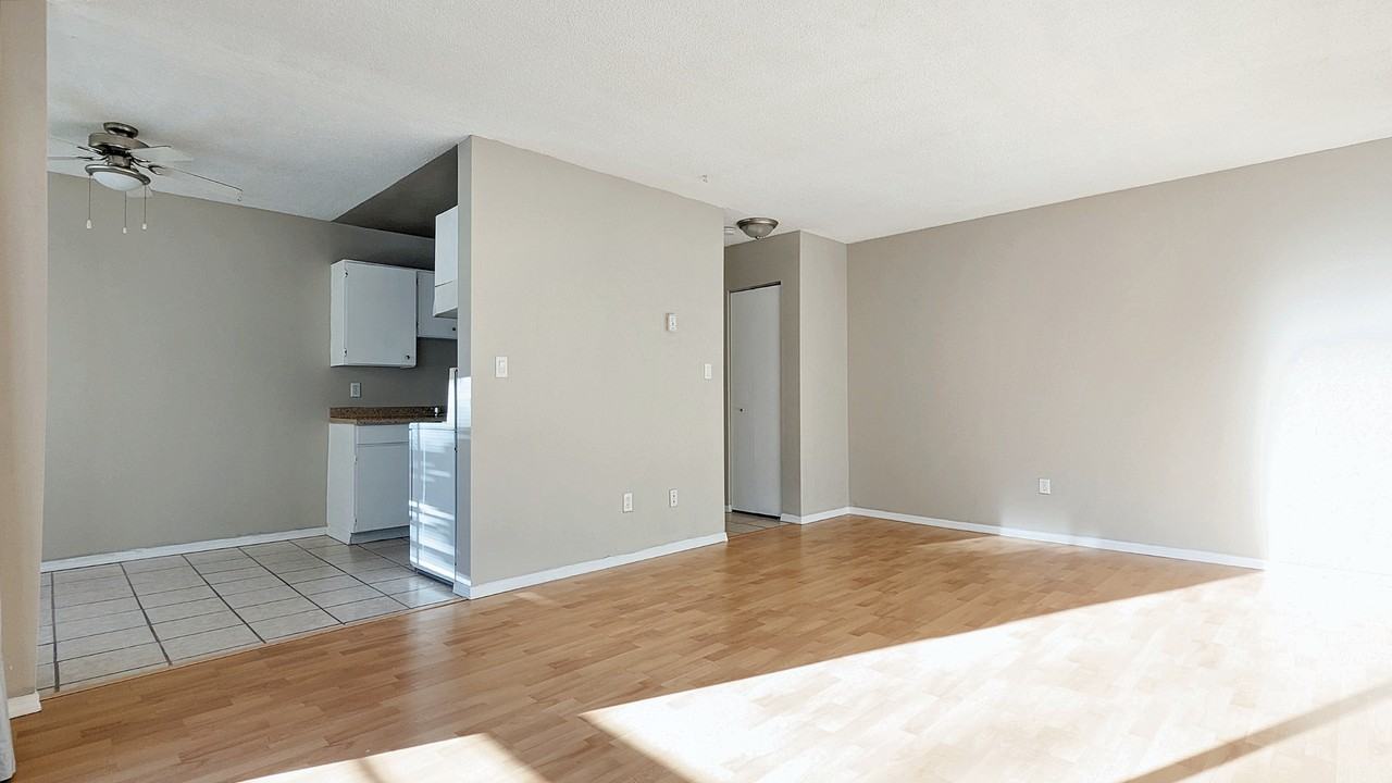 Pacific Park Apartments - Photo 5 of 14