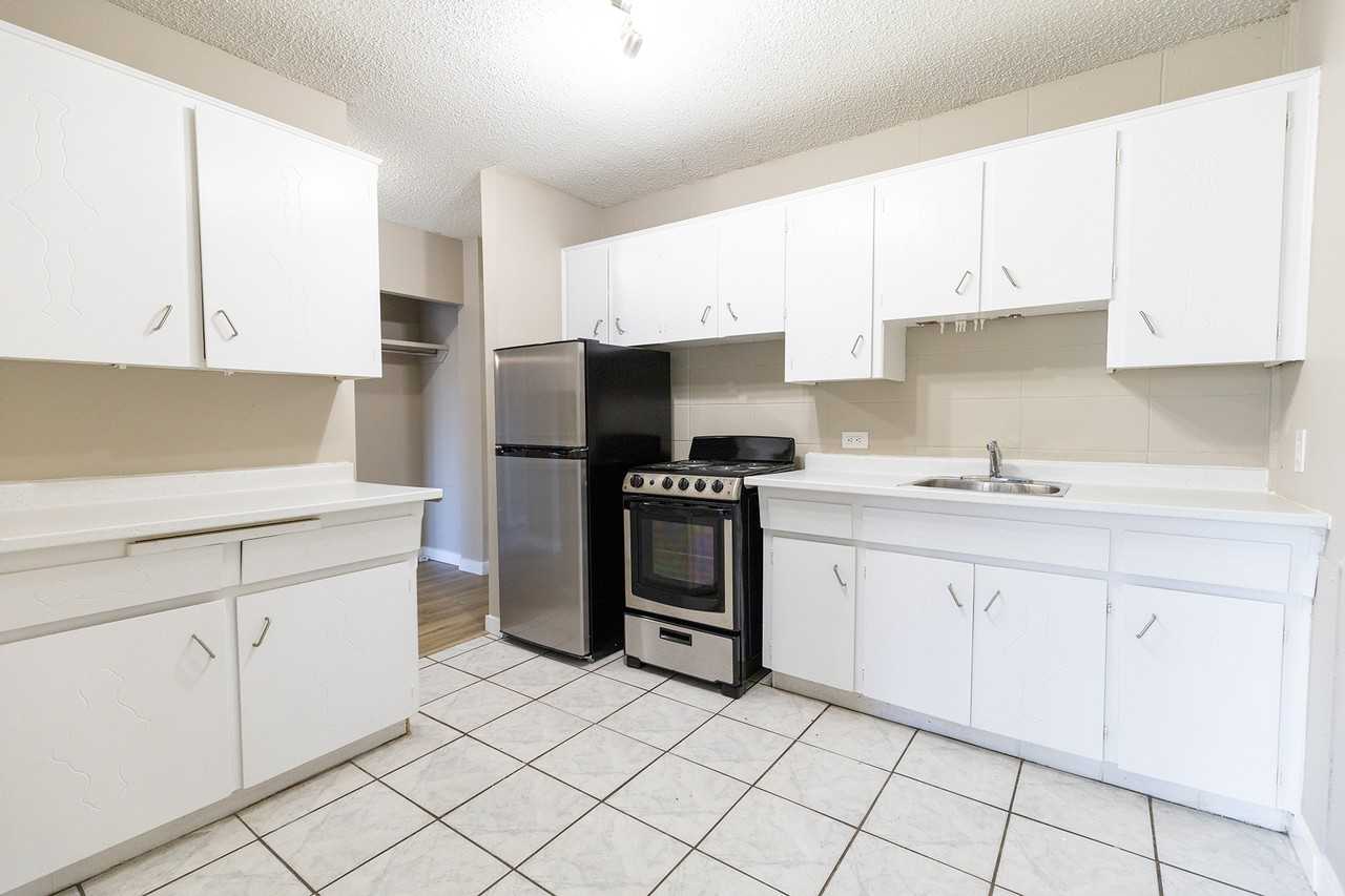 White Plains Manor - Photo 5 of 12