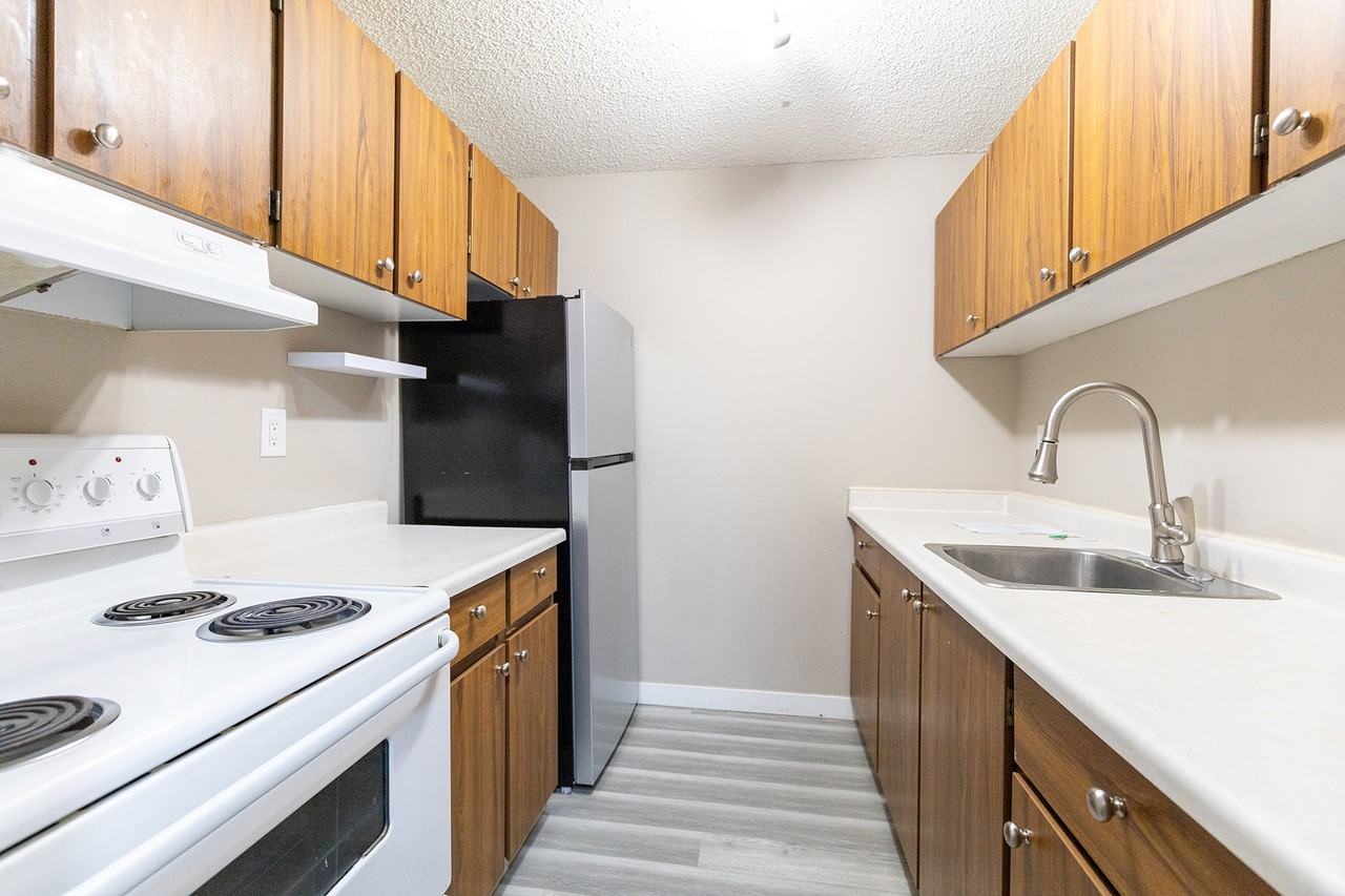 Cedarbrae Manor Apartments - Photo 3 of 44