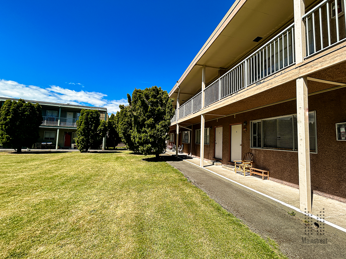 Mainstreet Victoria Garden Apartments - Photo 2 of 12