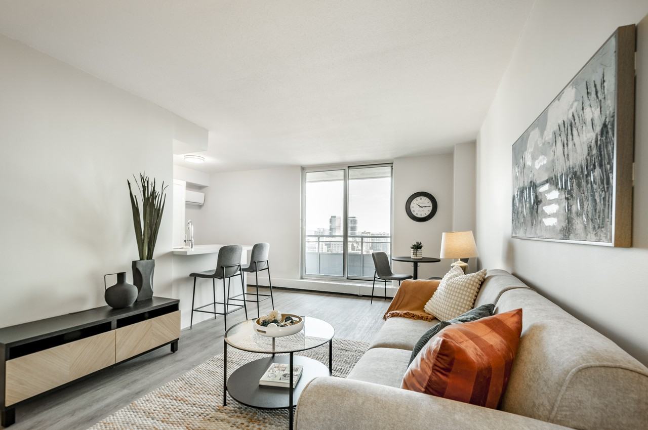 100 Forest Avenue - Photo 2 of 42