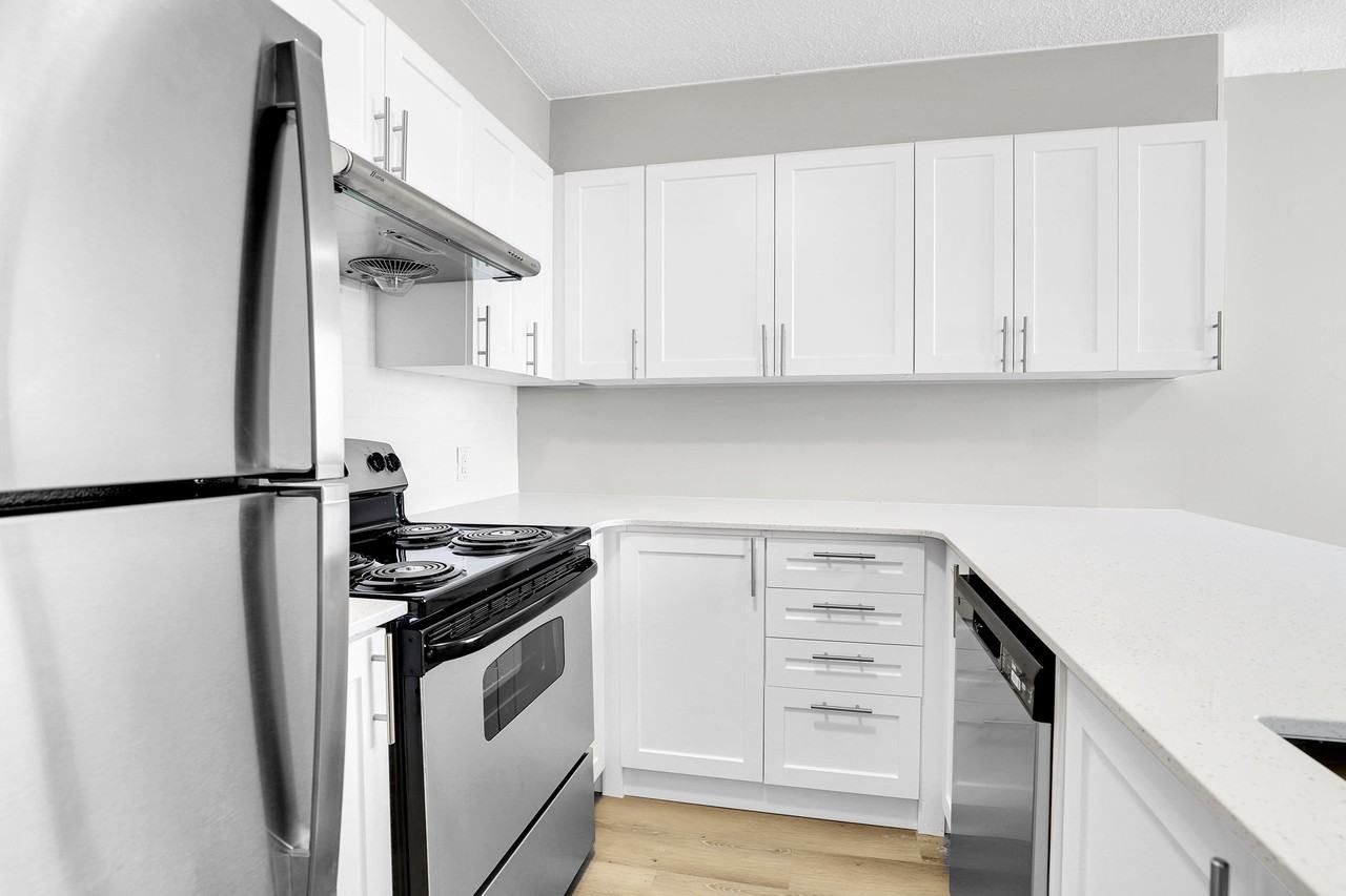 Aspen Tower Apartments - Photo 3 of 37