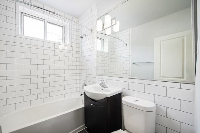 33 Richmond Street W - Photo 5 of 11