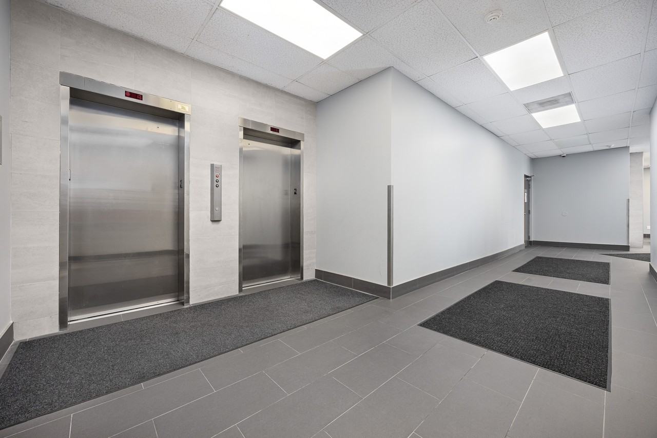 33 Richmond Street W - Photo 7 of 11