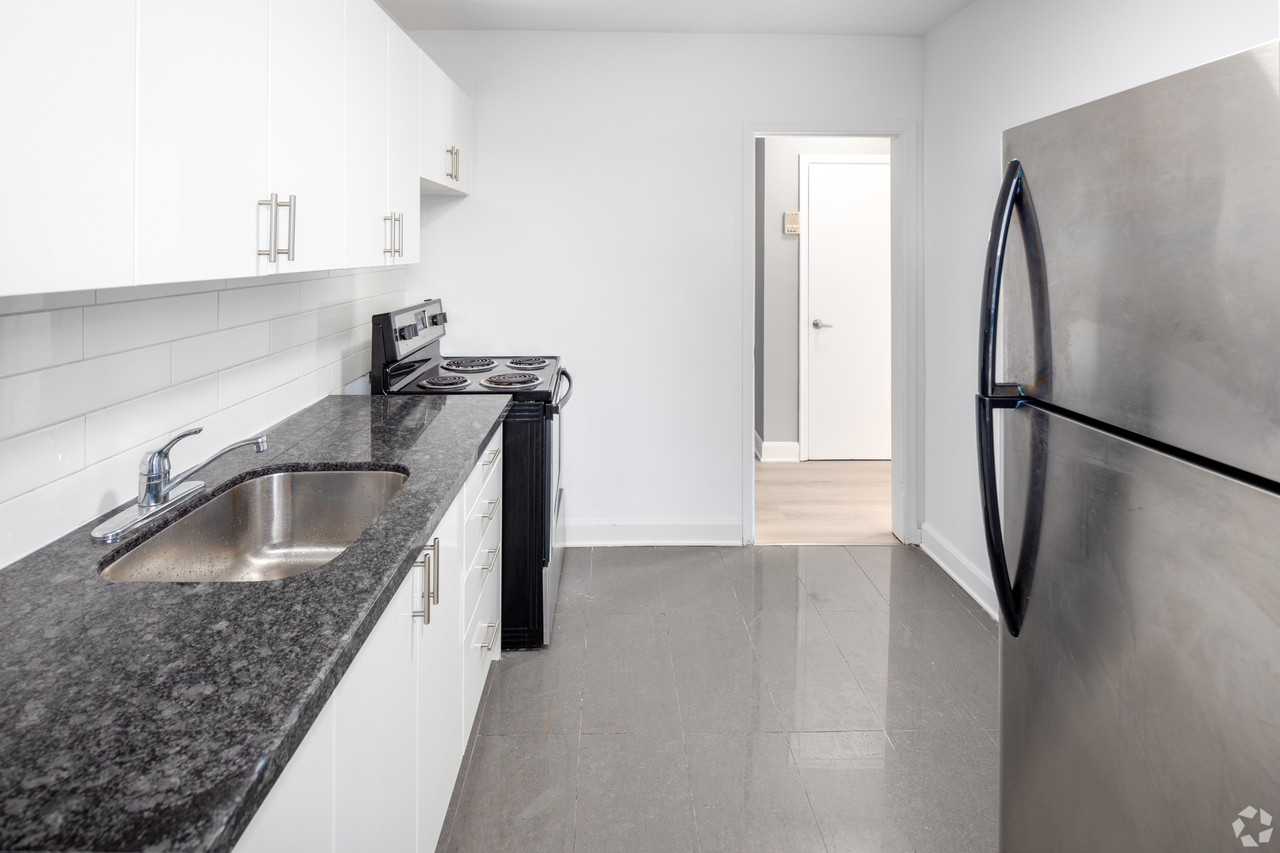 4 2-4 Greentree Court - Photo 3 of 17