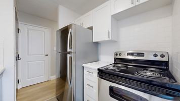 featured image of 126 Bay St