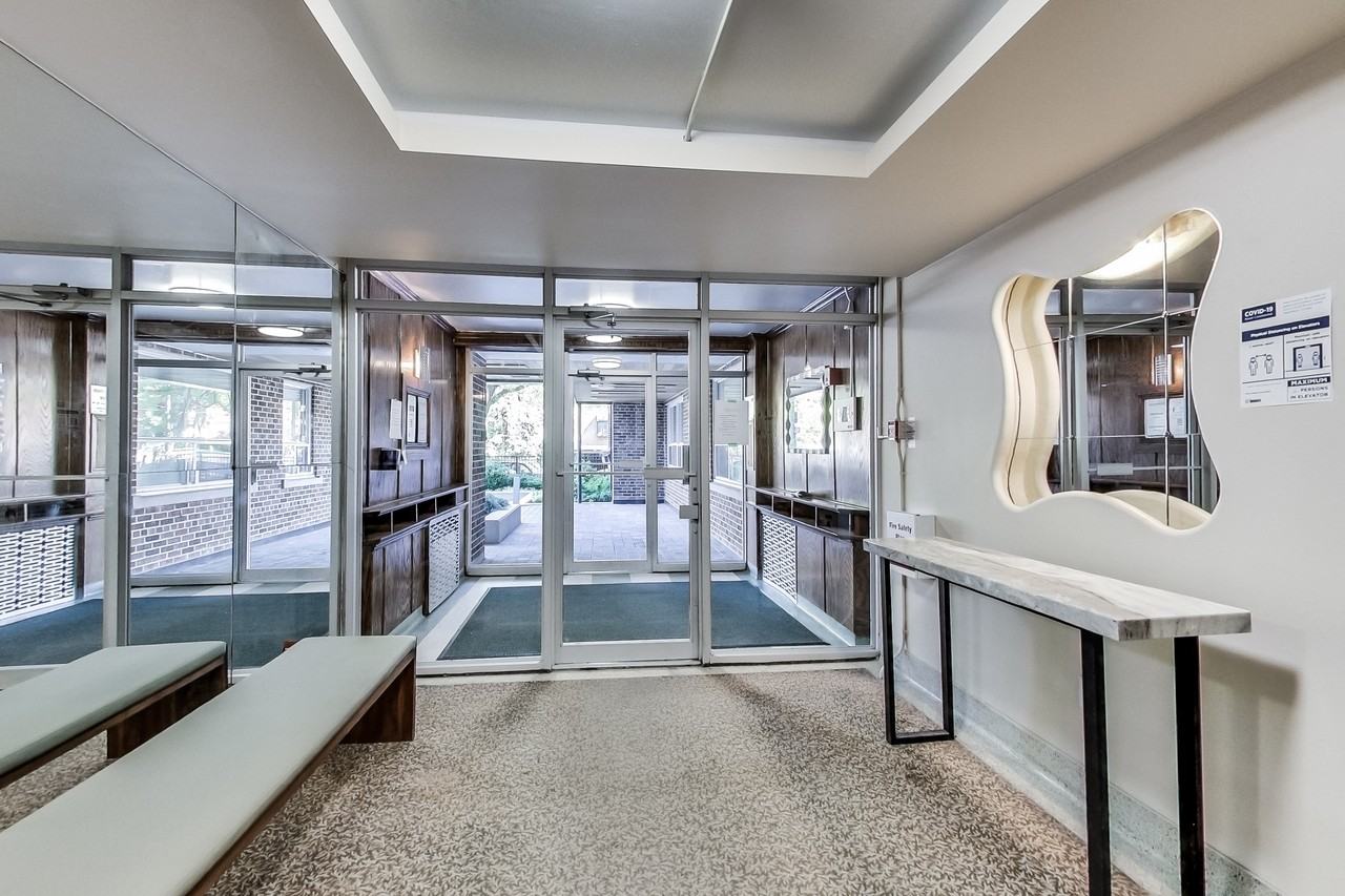 The Cottingham Manor - Photo 5 of 27