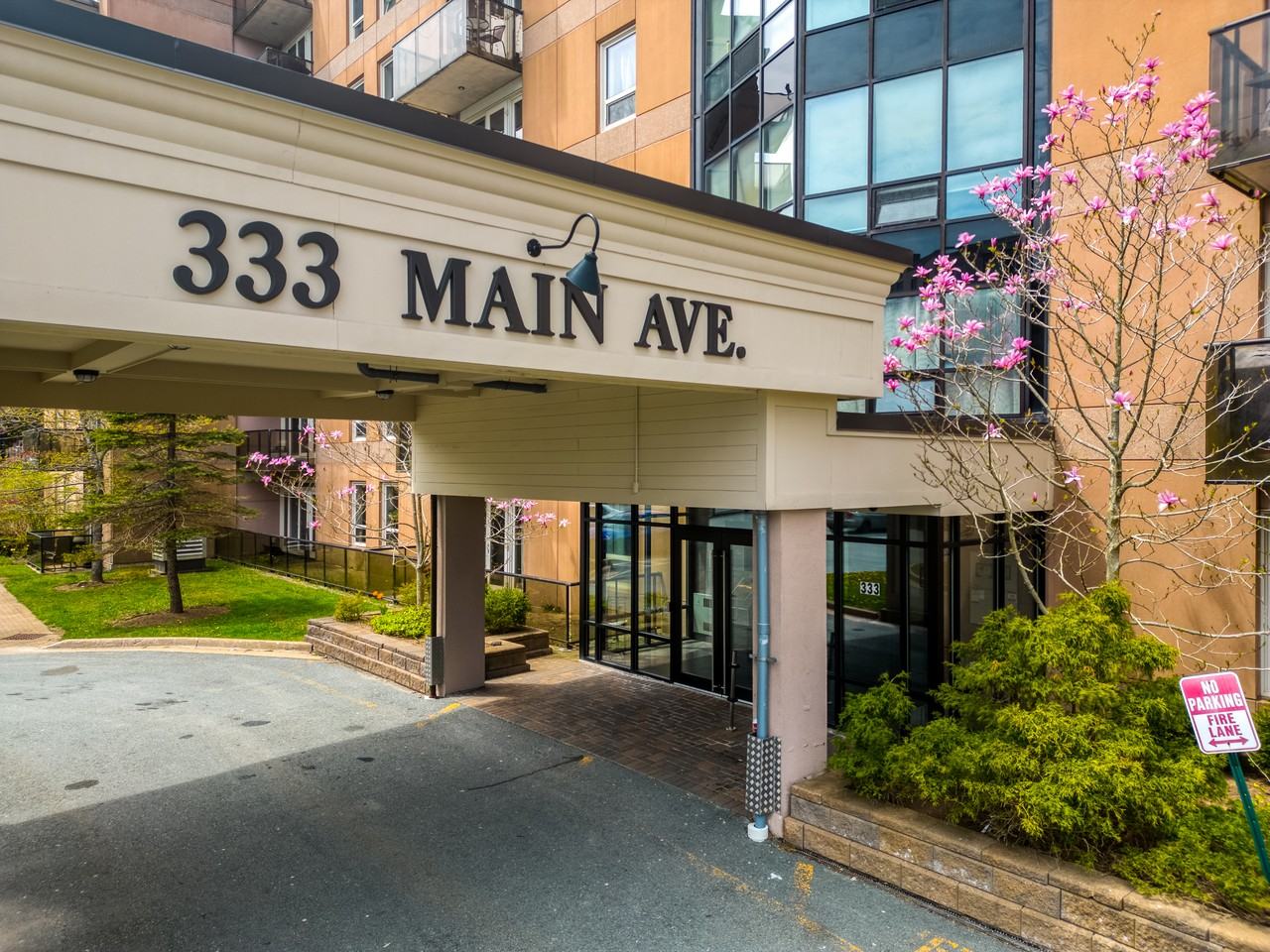 Palace Royale - Photo 4 of 10