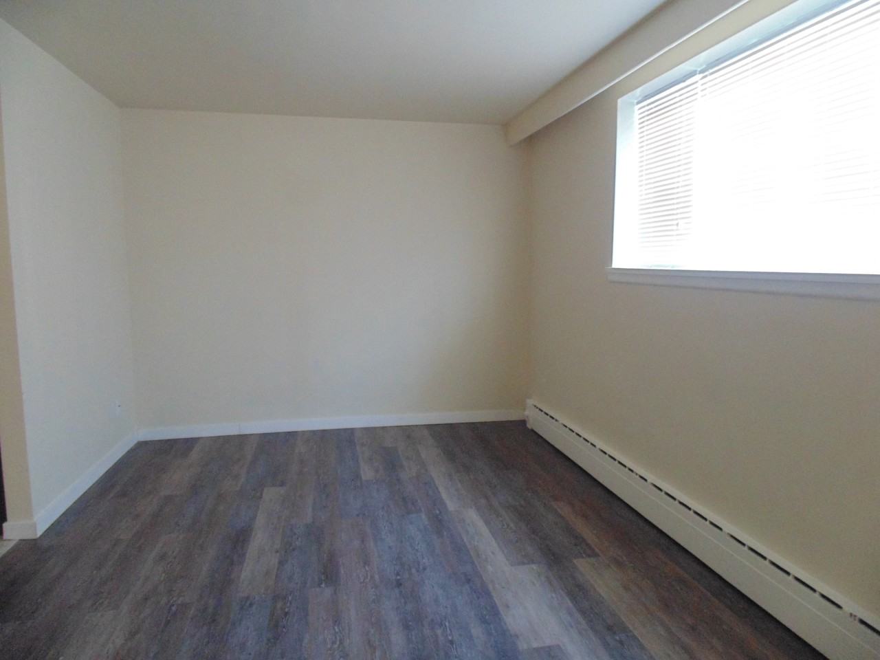 160 Johnson Ave - Photo 5 of 15