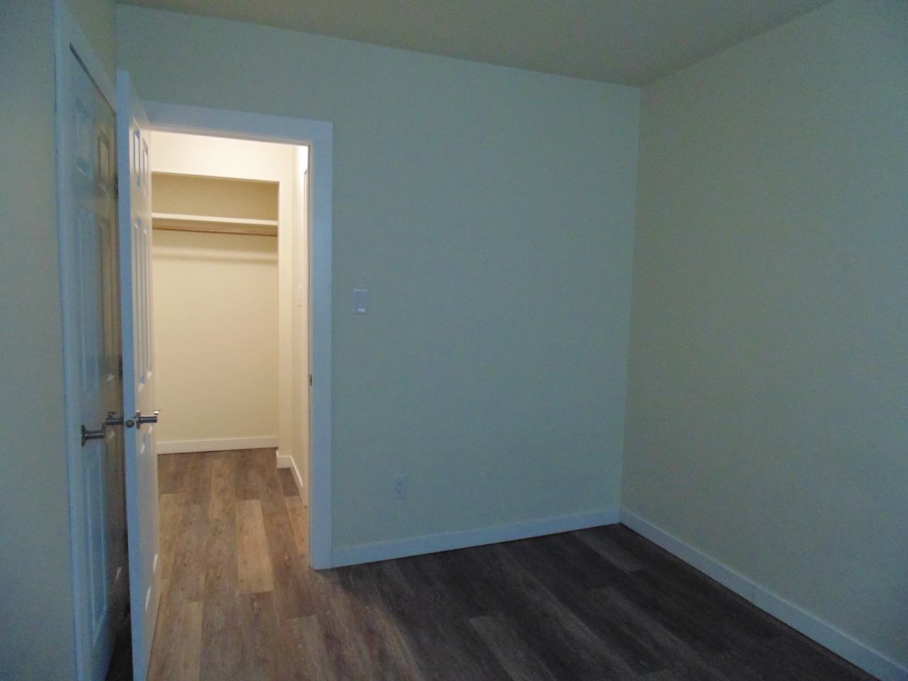 160 Johnson Ave - Photo 6 of 15